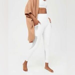 OFFLINE BY AERIE GOALS HIGH WAISTED POCKET LEGGING SIZE LARGE WHITE